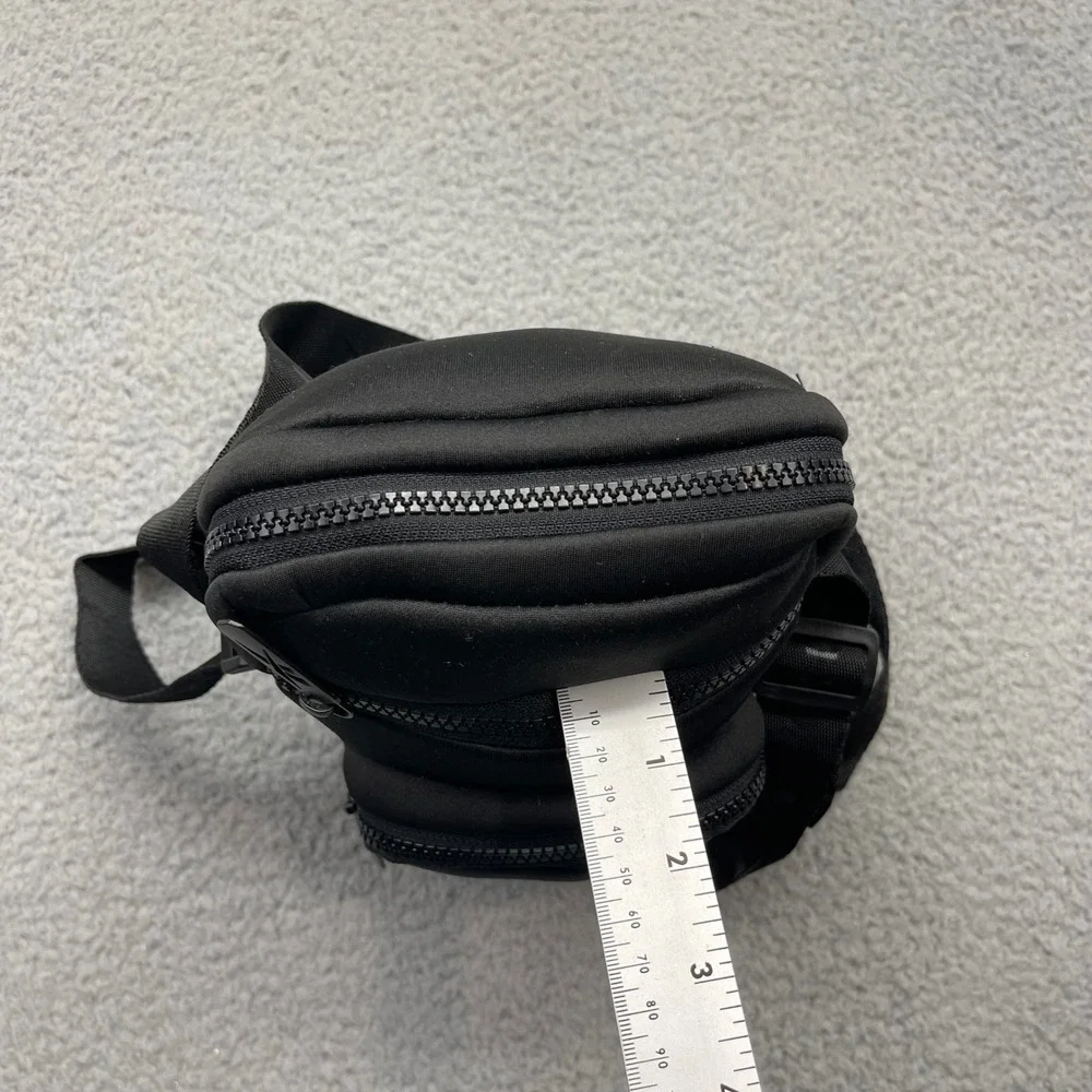 Reebok‎ RWS2C2087TJ Black Crossbody Adjustable Strap Logo 043516 Travel Side Bag